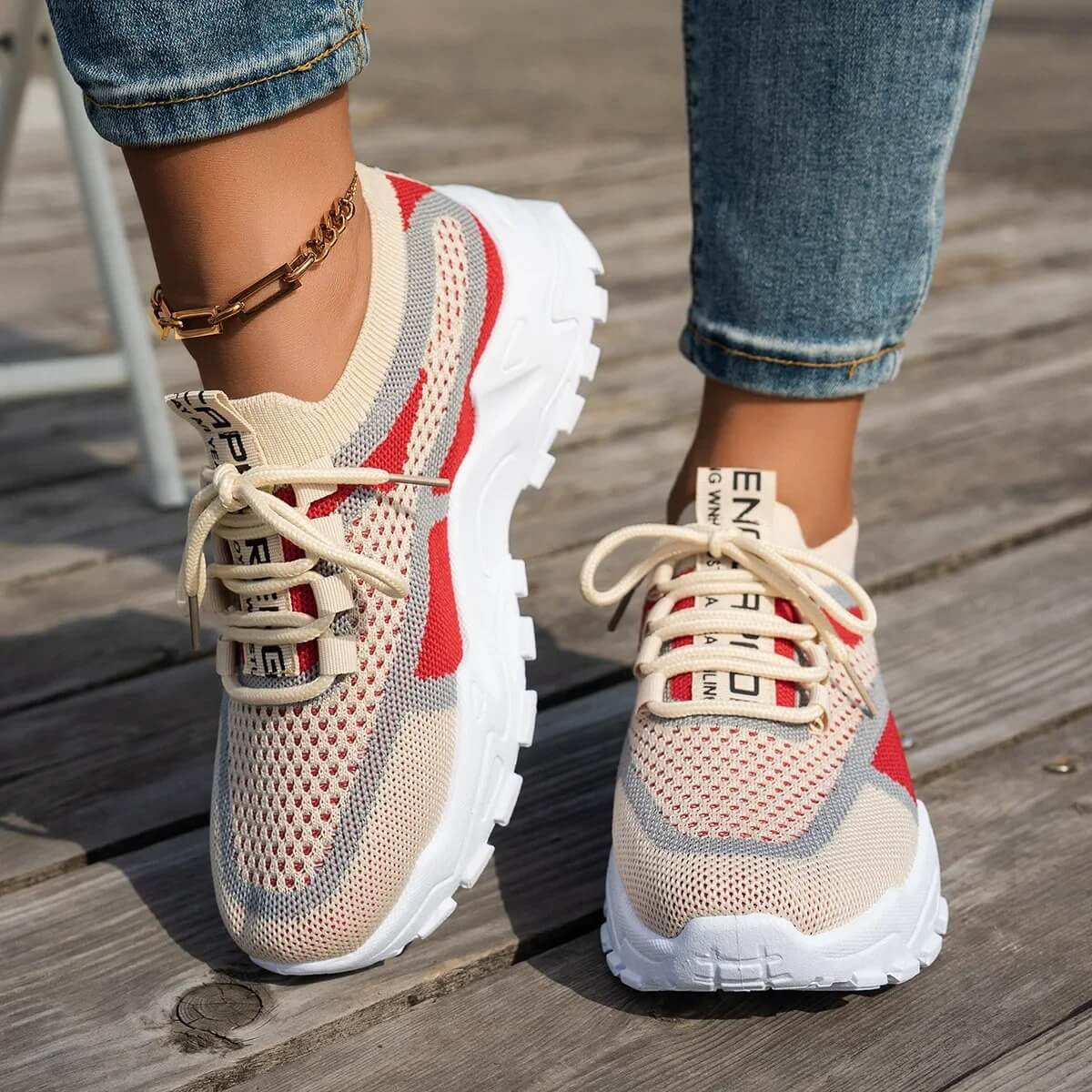 CloudWeave – Lätta Slip-On Sneakers för Dam med Andningsbar Flyknit, Snörning och Låg Klack
